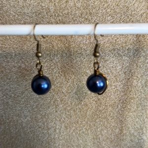 22002 ⭐️Blue Faux Pearl Earrings⭐️